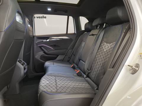 2026 Volkswagen Tiguan R-Line — sličica 12