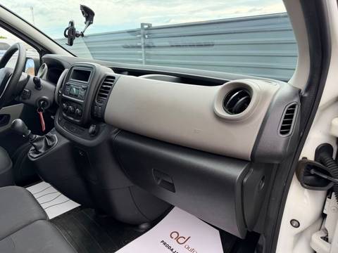 2015 Renault Trafic — sličica 21