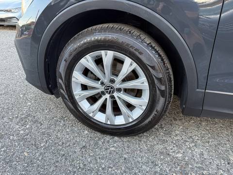2021 Volkswagen Tiguan — sličica 10