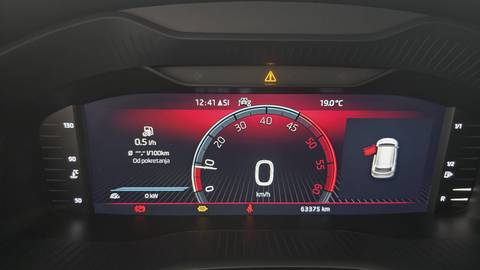 2022 Škoda Karoq — sličica 13