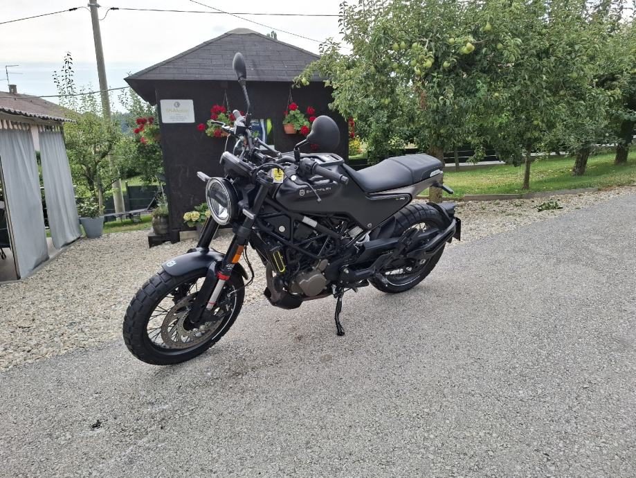 2022 Husqvarna SVARTPILEN 125 — fotografija 3