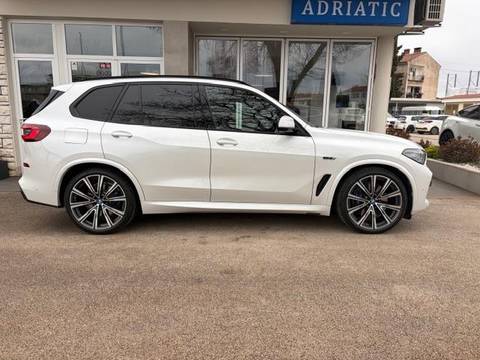2022 BMW X5 — sličica 4