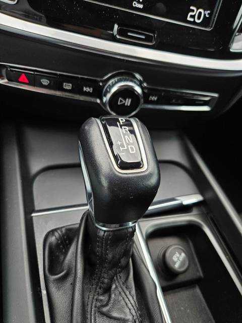 2019 Volvo V60 — sličica 17