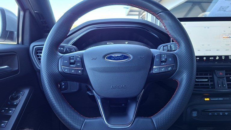 2022 Ford Focus — fotografija 16