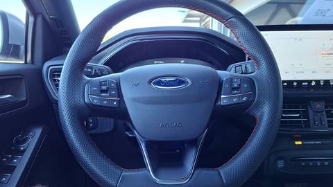 2022 Ford Focus — sličica 16