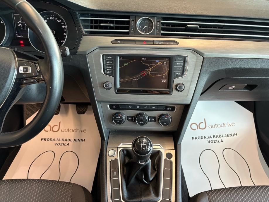 2015 Volkswagen Passat — fotografija 20