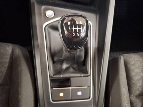 2022 Volkswagen Golf — sličica 14
