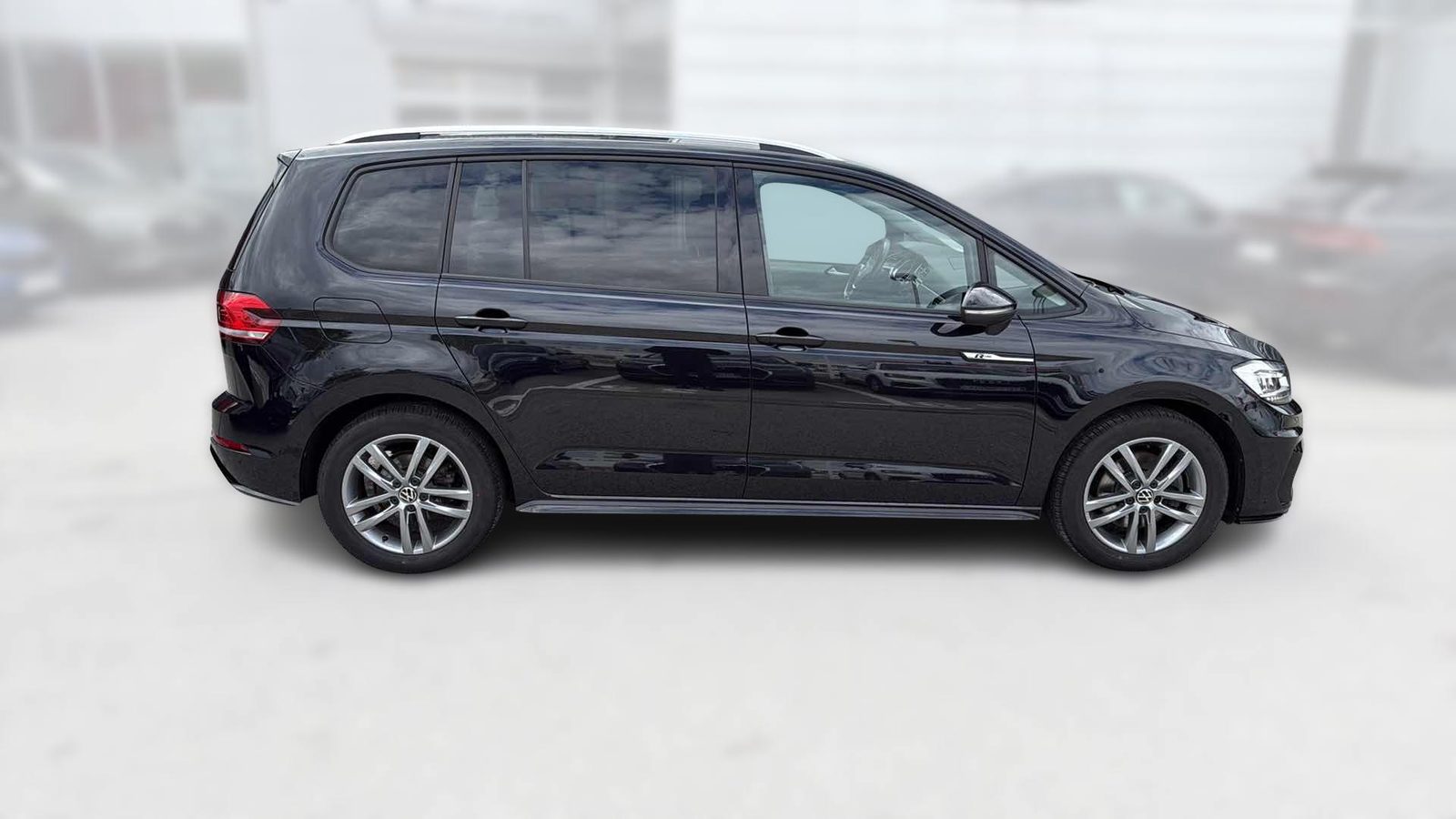 2022 Volkswagen Touran — fotografija 8