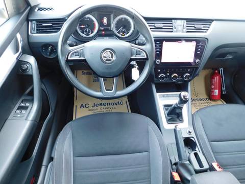 2019 Škoda Octavia Combi — sličica 9
