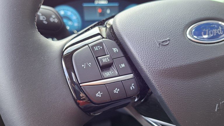 2025 Ford Kuga — fotografija 17