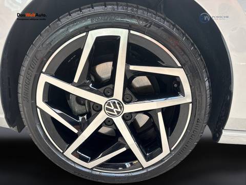 2020 Volkswagen Golf — sličica 21