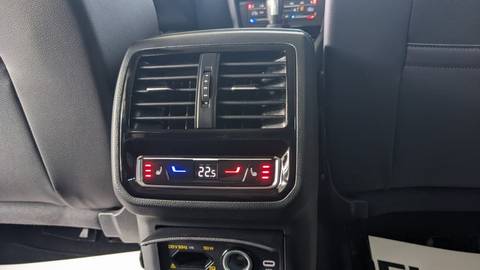 2023 Volkswagen Passat — sličica 24