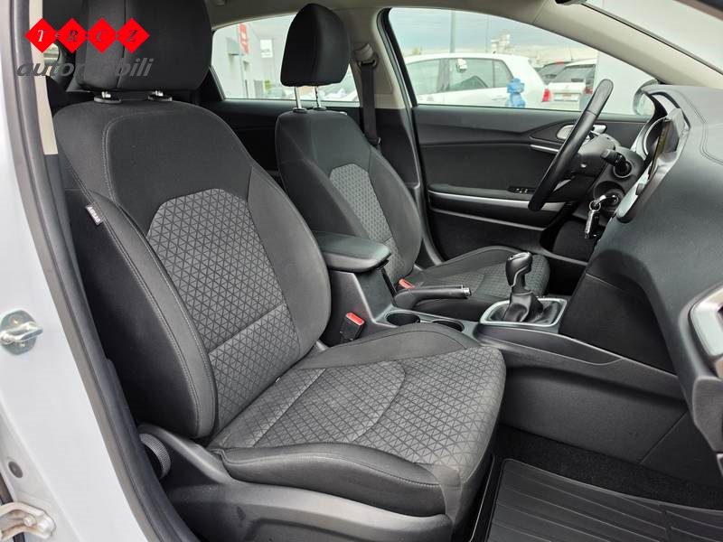 2022 Kia Ceed — fotografija 7