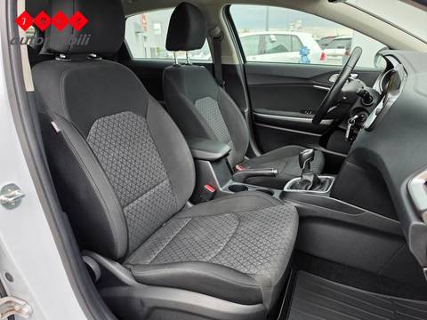 2022 Kia Ceed — sličica 7