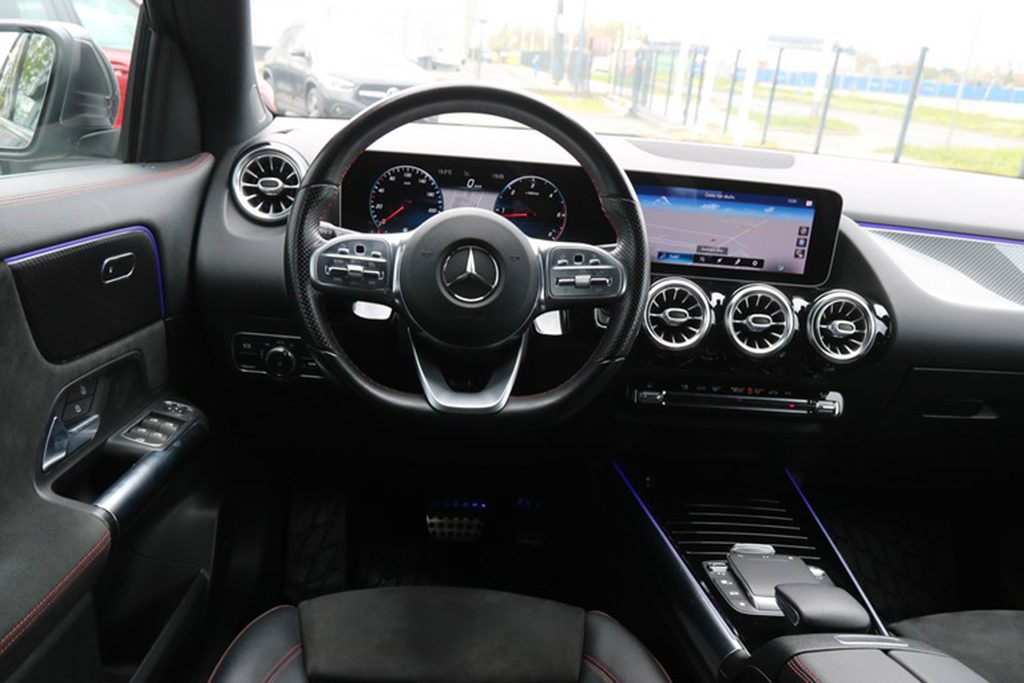 2020 Mercedes-Benz GLA AMG Line — fotografija 11