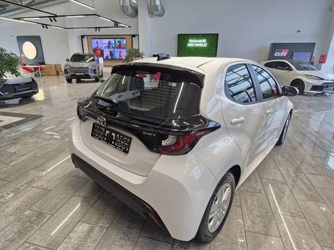 2026 Toyota Yaris — sličica 3