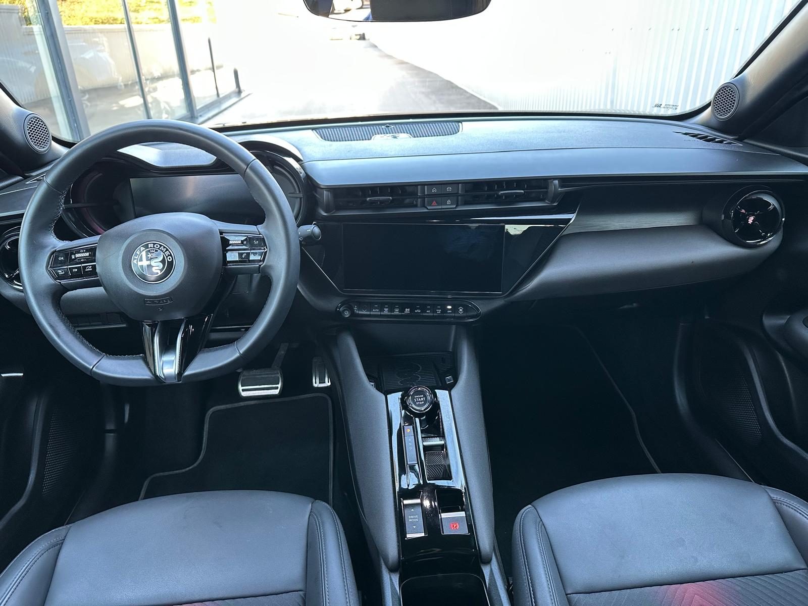 2026 Alfa Romeo Junior — fotografija 11
