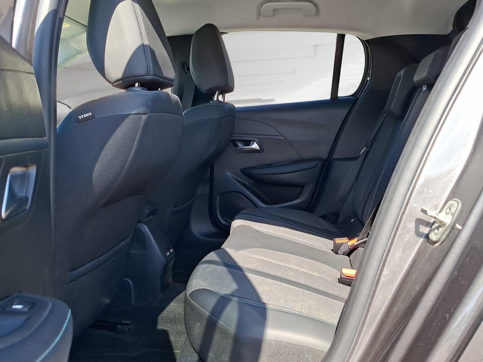 2023 Peugeot 208 — fotografija 14
