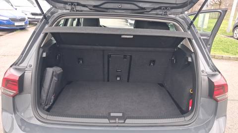 2024 Volkswagen Golf — sličica 12