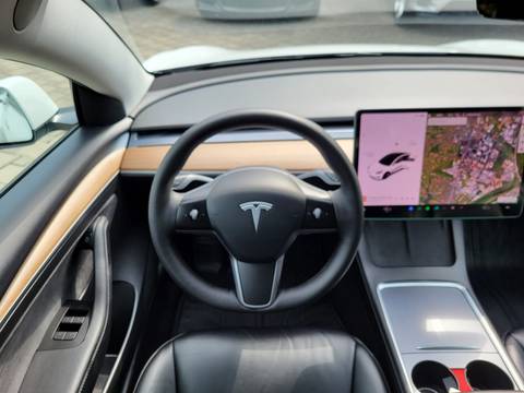 2021 Tesla Model 3 — sličica 13
