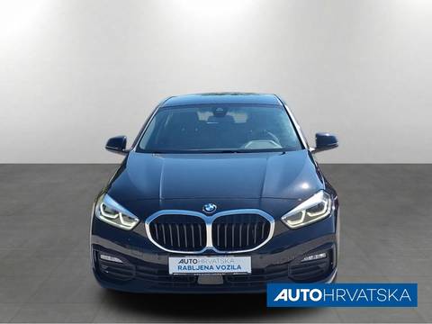 2022 BMW Serija 1 — sličica 2
