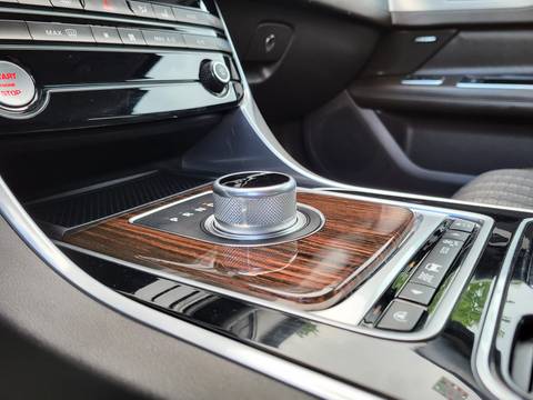 2015 Jaguar XF — sličica 18