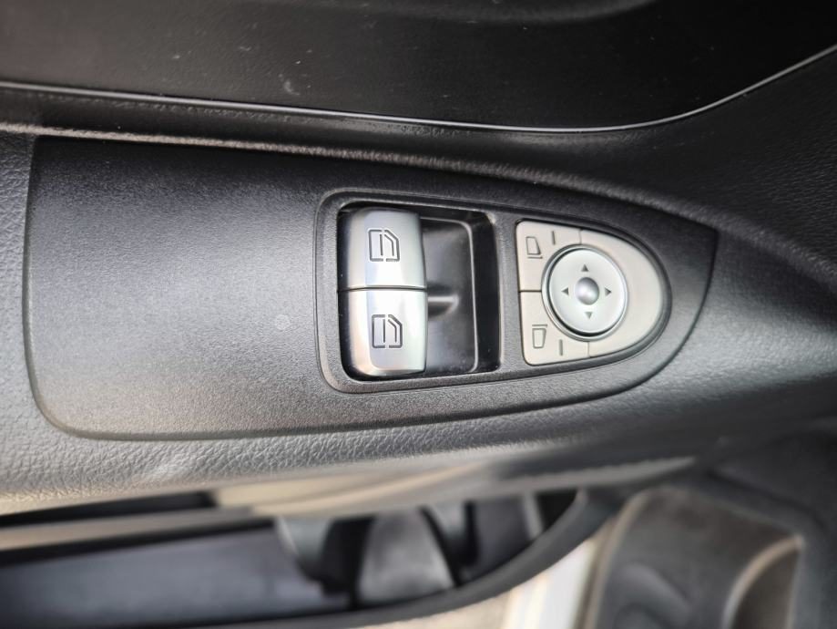 2021 Mercedes-Benz Vito — fotografija 16