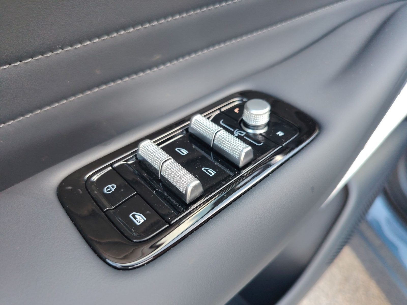 2026 Geely Starray EM-i — fotografija 30