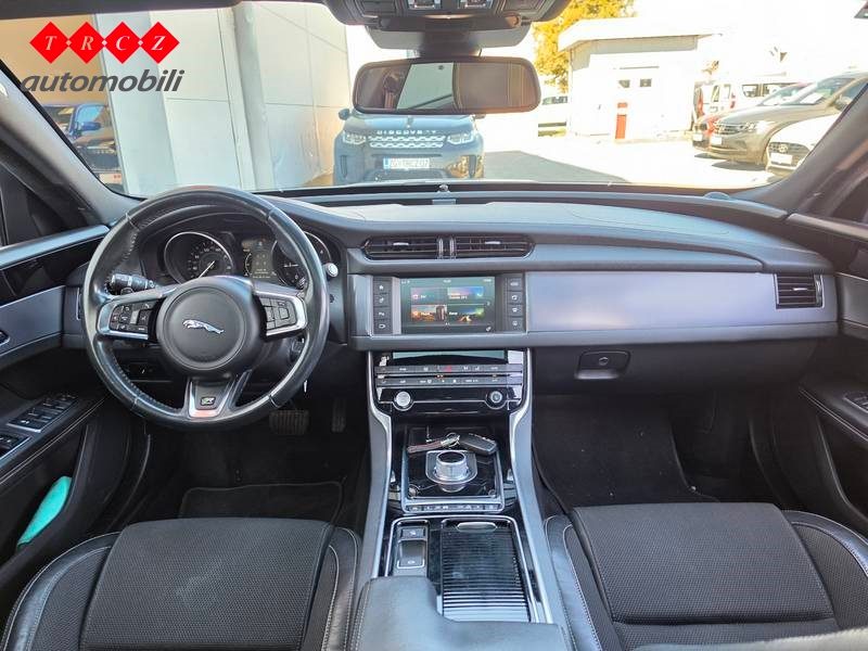 2017 Jaguar XF — fotografija 9