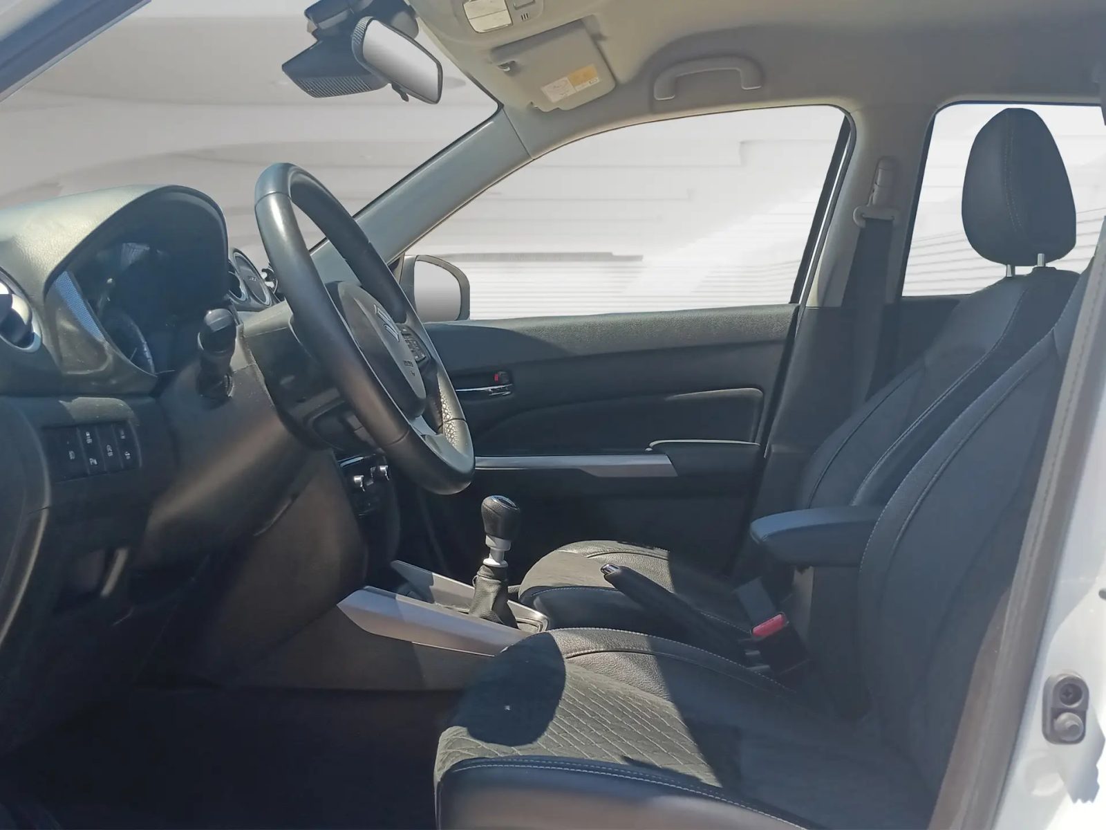 2023 Suzuki Vitara — fotografija 11