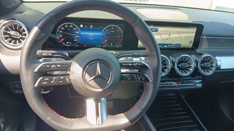 2025 Mercedes-Benz GLB AMG Line — sličica 15