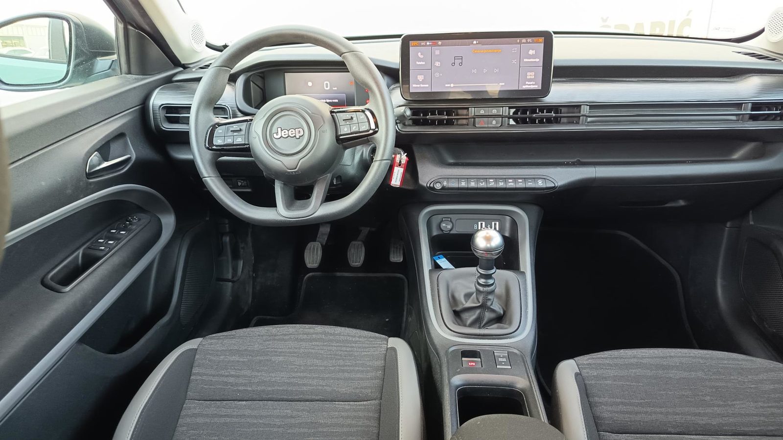 2025 Jeep Avenger — fotografija 27