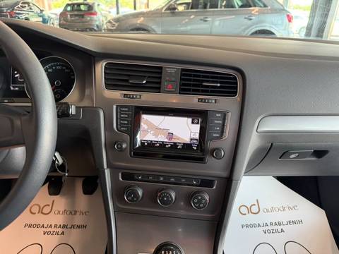 2014 Volkswagen Golf — sličica 17