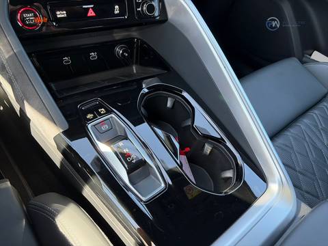 2025 Audi SQ5 S line — sličica 19