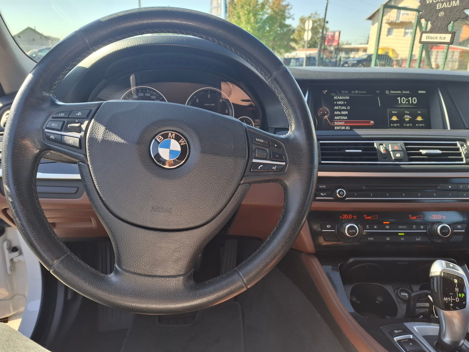 2016 BMW Serija 5 — fotografija 11