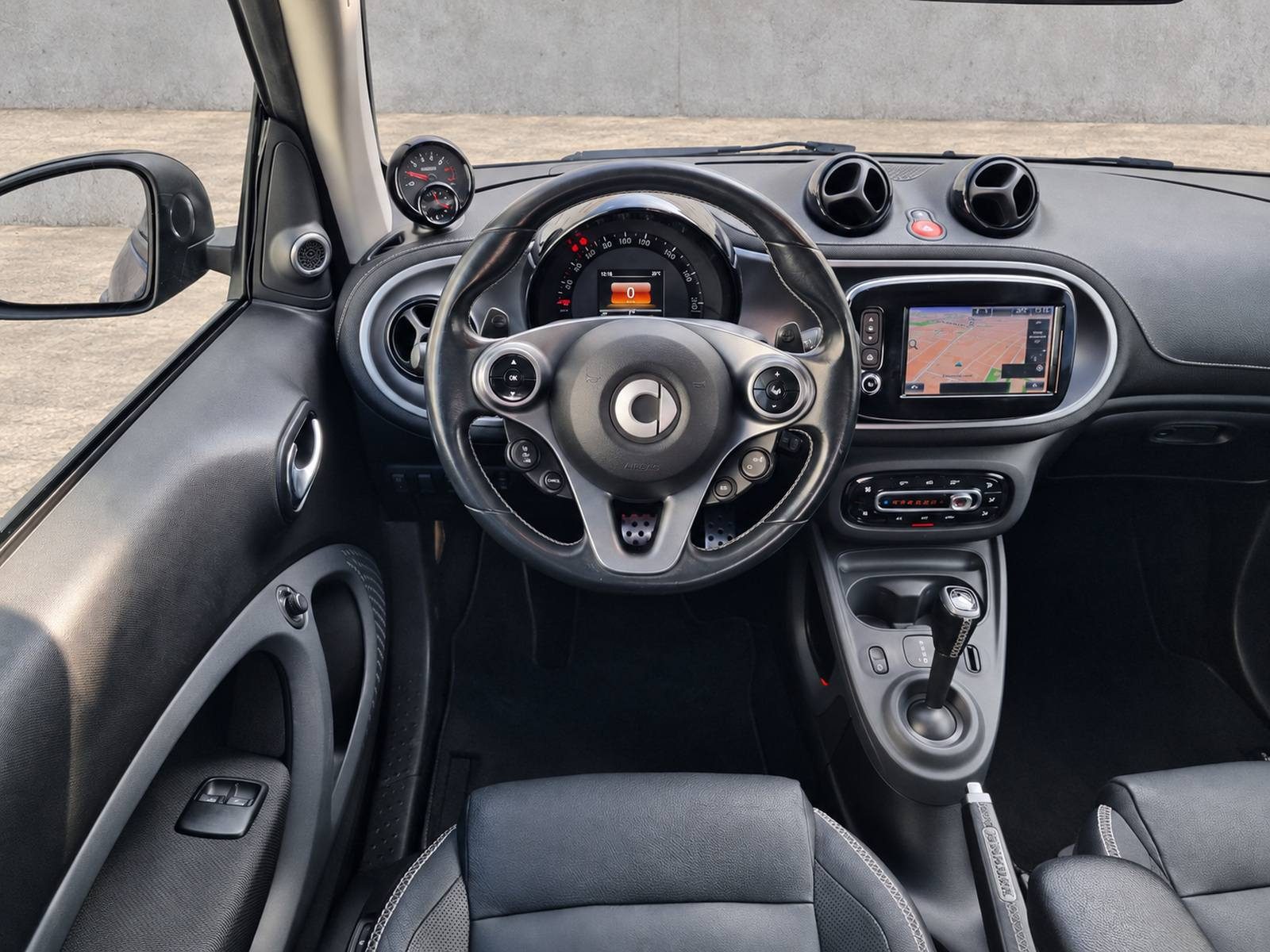 2018 Smart fortwo — fotografija 15