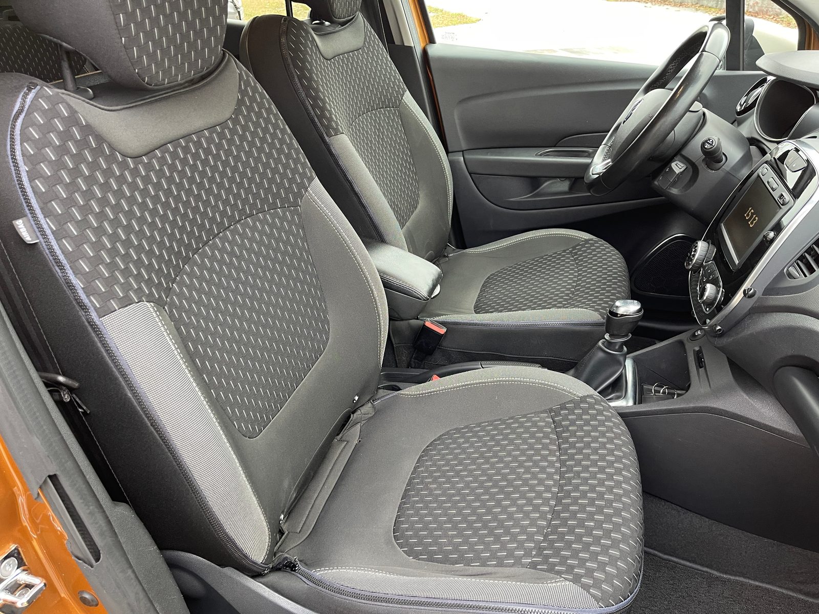 2019 Renault Captur — fotografija 12