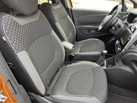 2019 Renault Captur — sličica 12