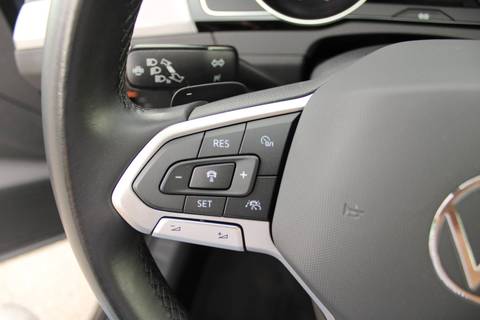 2022 Volkswagen Passat — sličica 16