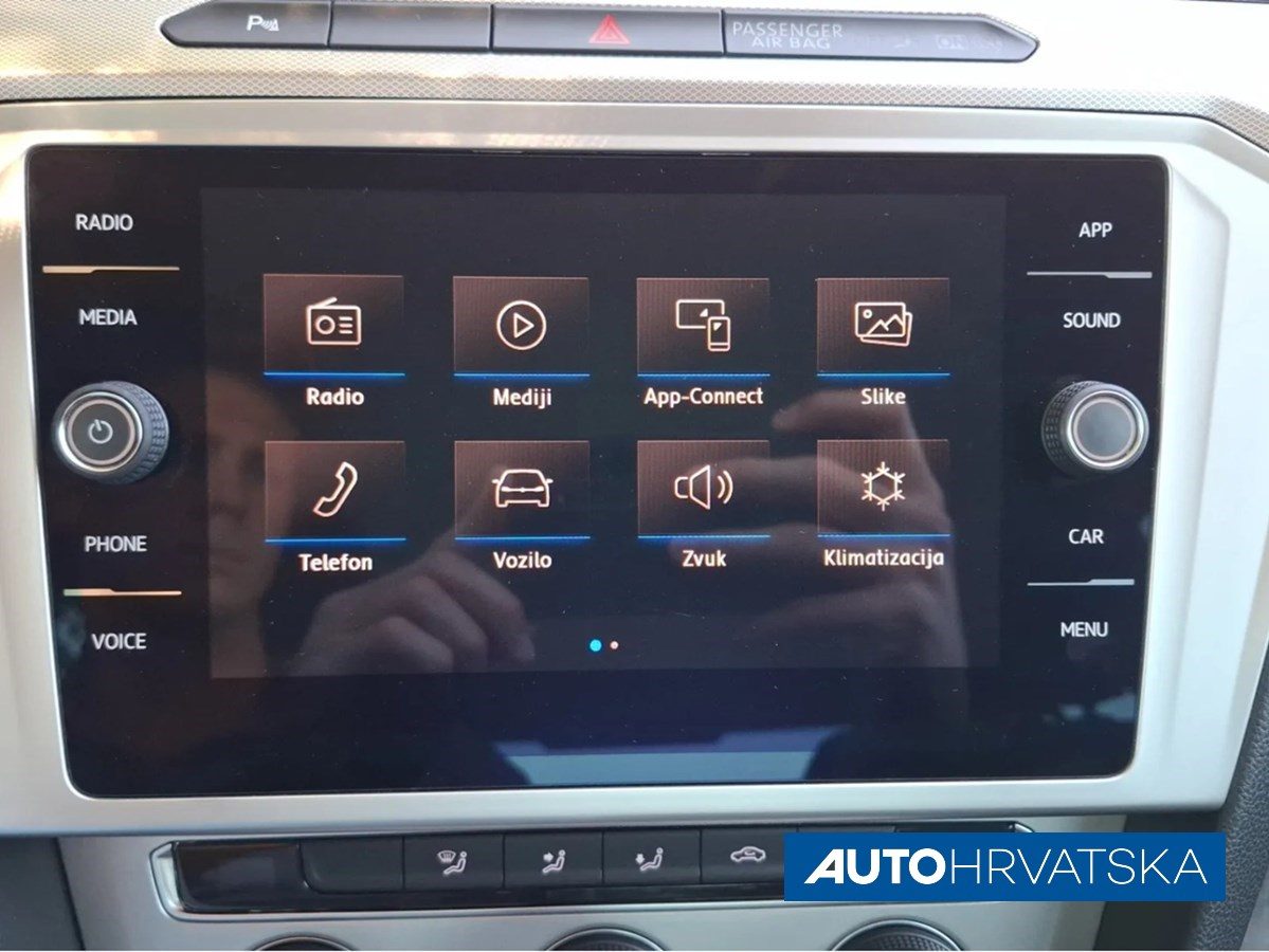 2019 Volkswagen Passat — fotografija 19