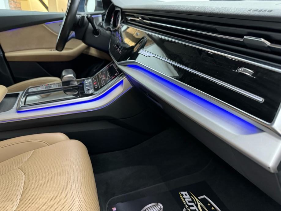 2019 Audi Q8 — fotografija 19