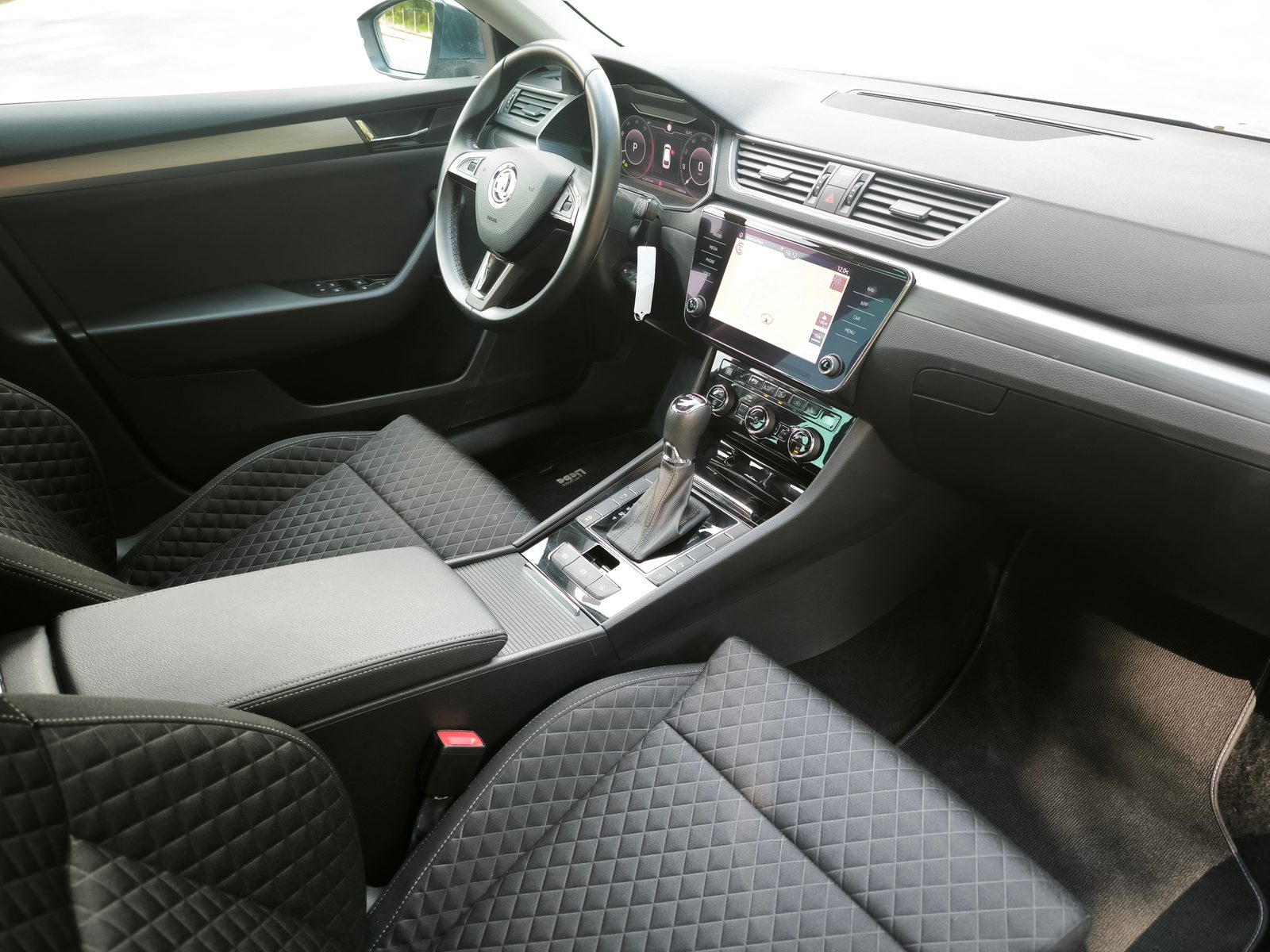 2019 Škoda Superb — fotografija 23
