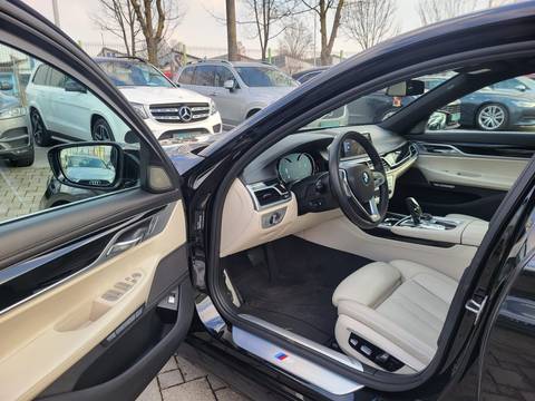 2016 BMW Serija 7 — sličica 10