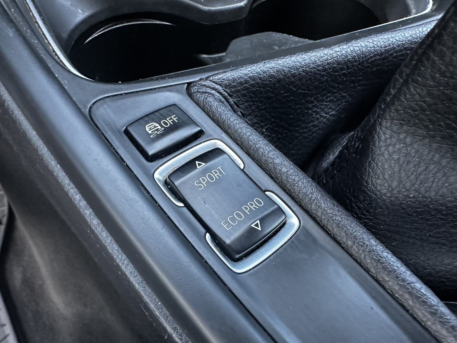 2012 BMW Serija 3 — fotografija 12
