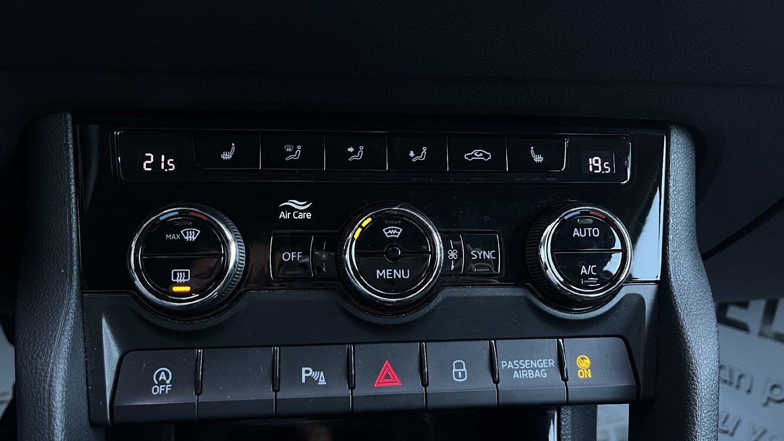 2021 Škoda Karoq — fotografija 24