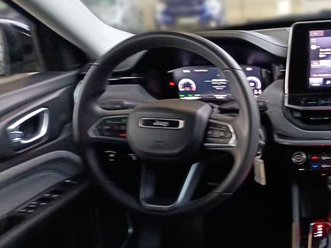 2023 Jeep Compass — sličica 18