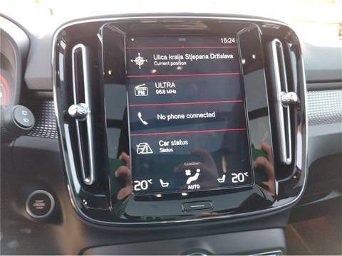 2020 Volvo XC40 — sličica 14