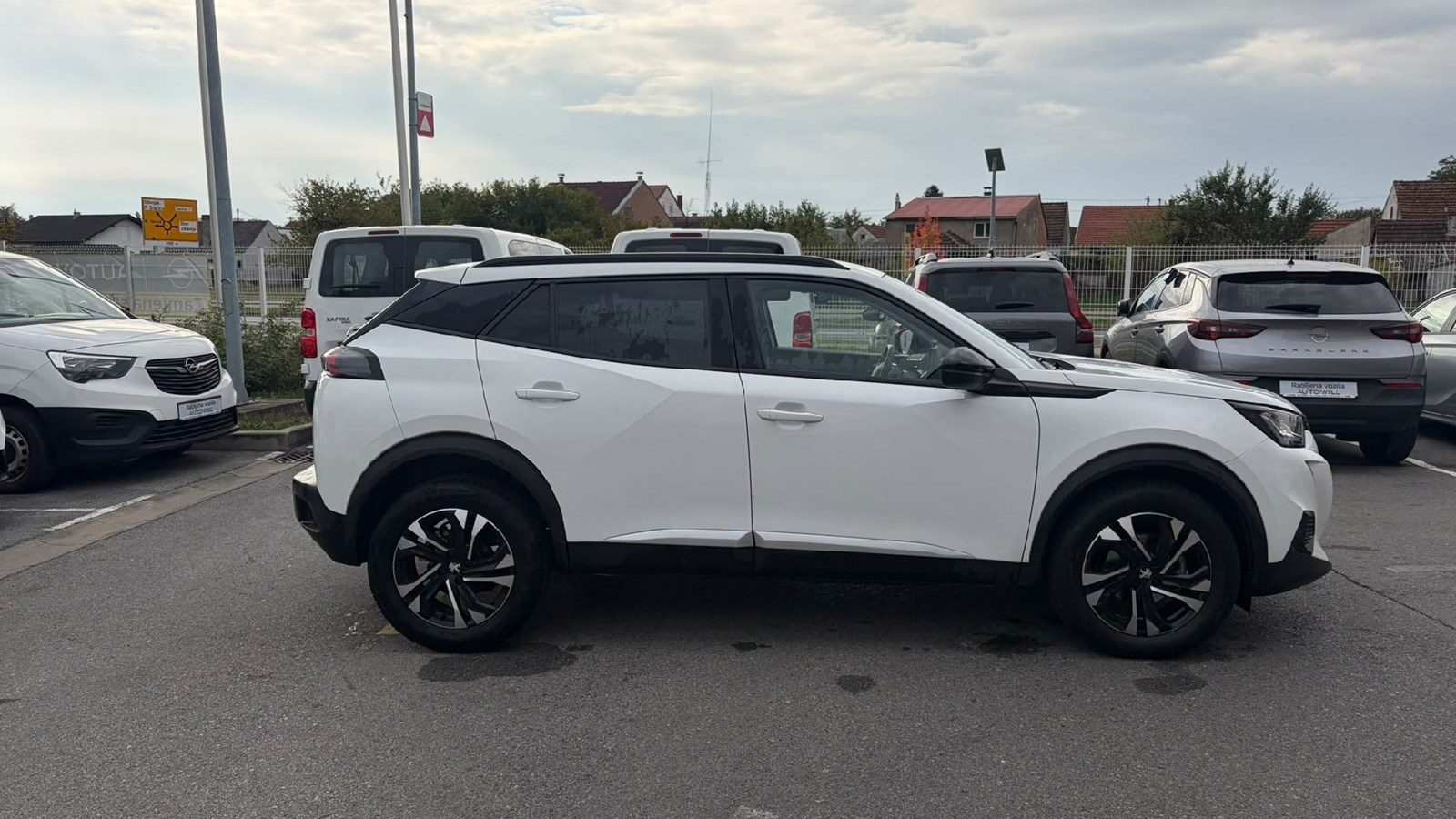 2022 Peugeot 2008 — fotografija 8