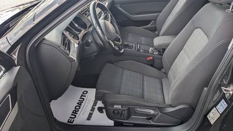2021 Volkswagen Passat — sličica 12