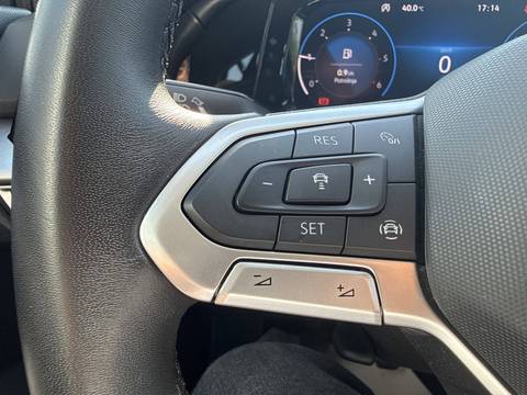 2024 Volkswagen Golf — sličica 25